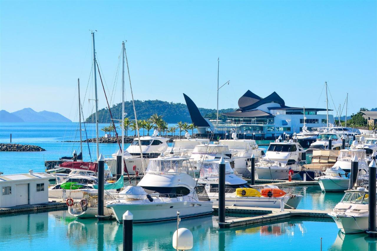 Sunset Waters Apartments Hamilton Island Exterior photo