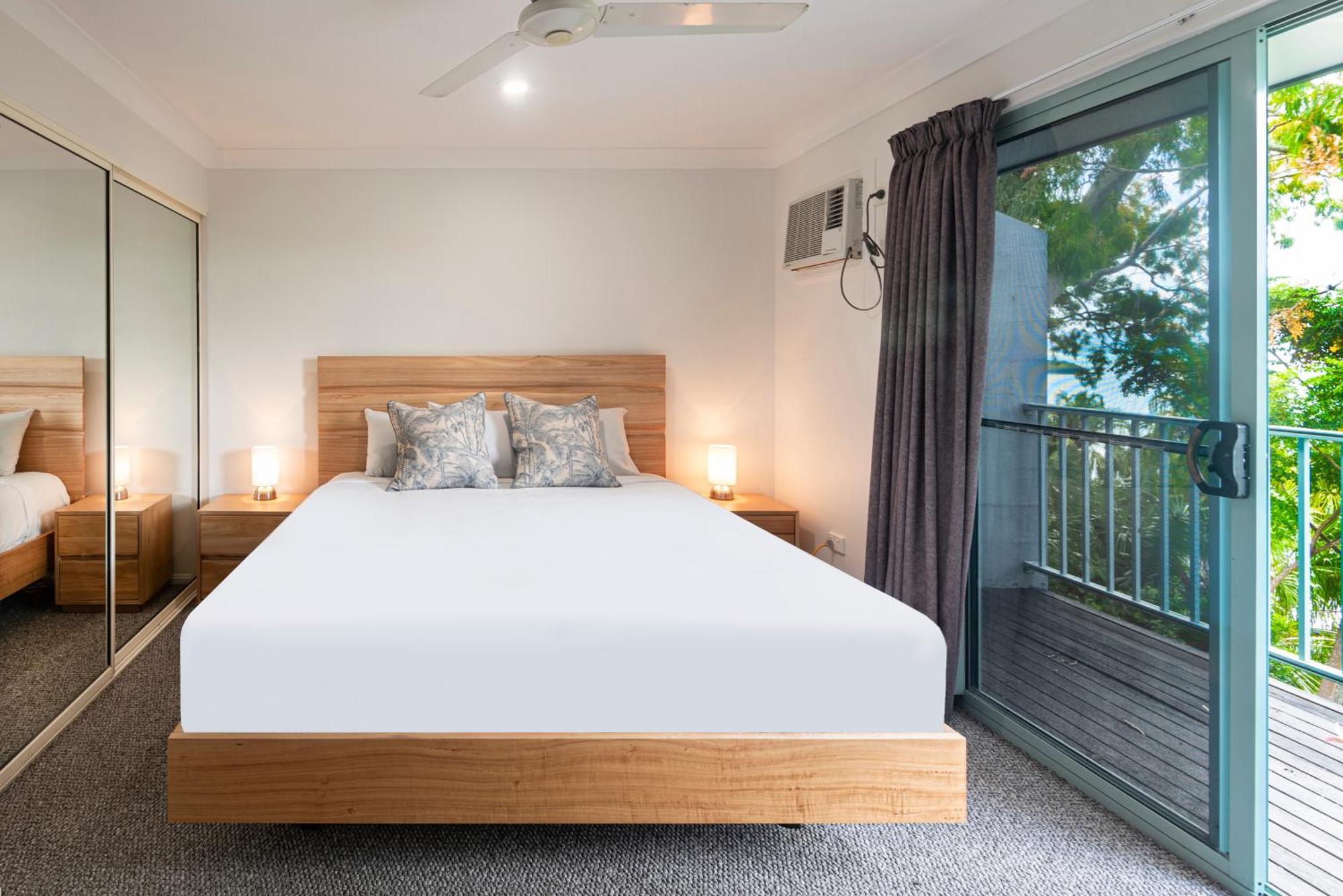 Sunset Waters Apartments Hamilton Island Exterior photo