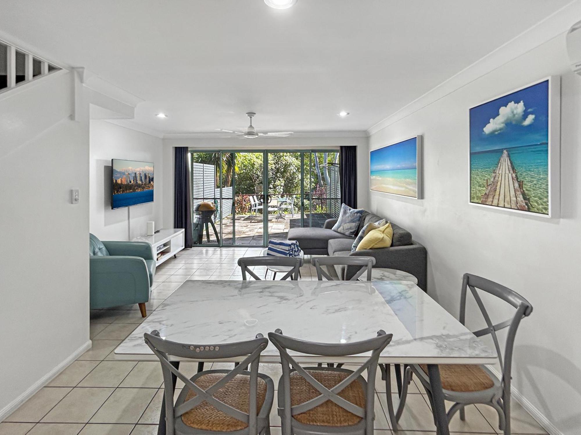 Sunset Waters Apartments Hamilton Island Exterior photo